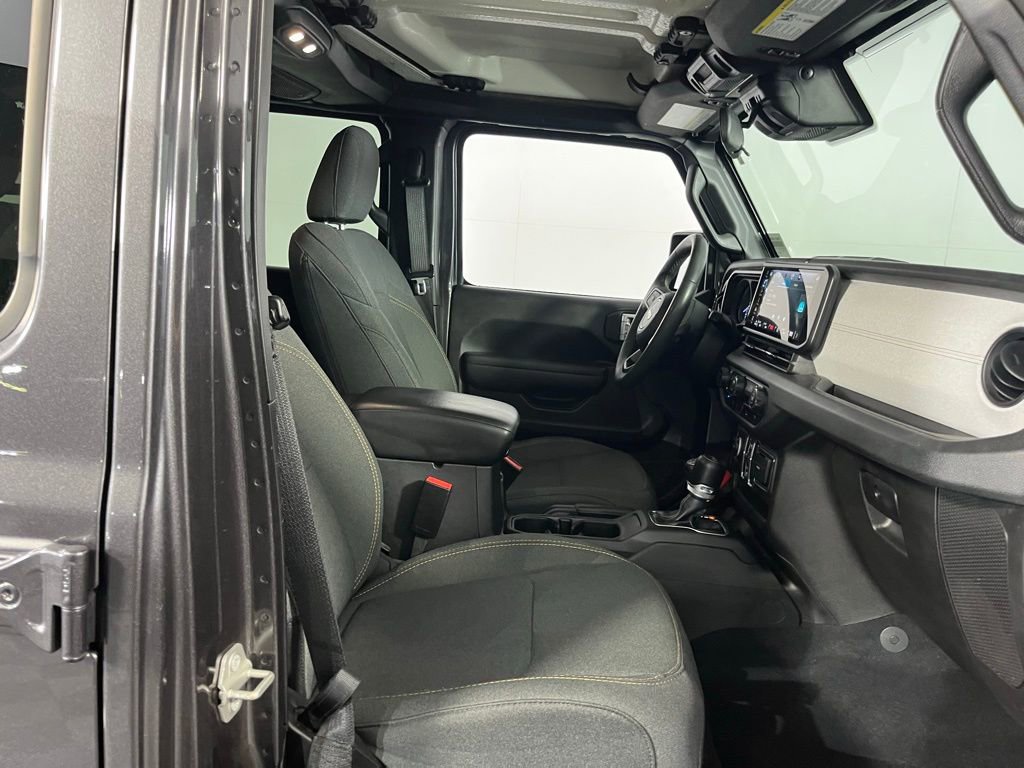 Used 2024 Jeep Wrangler Unlimited image 29