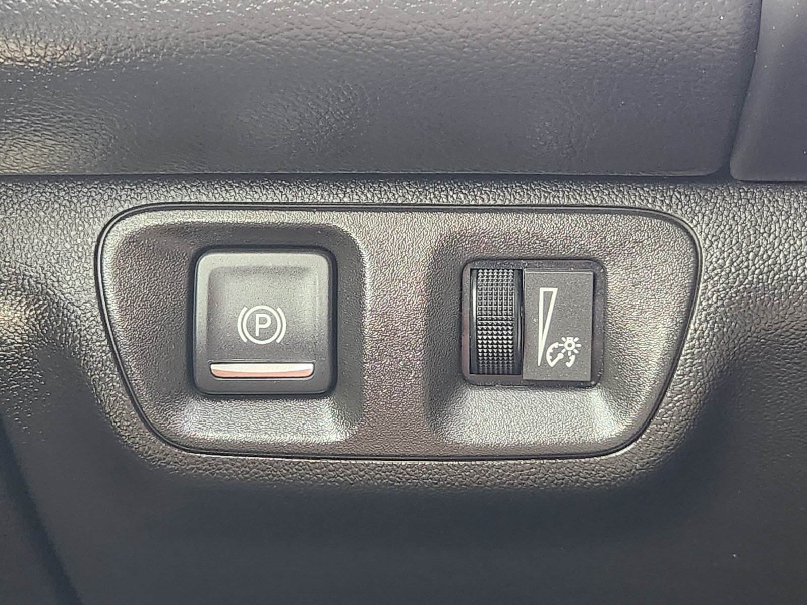 Used 2017 GMC Acadia Denali AWD/4WD image 25