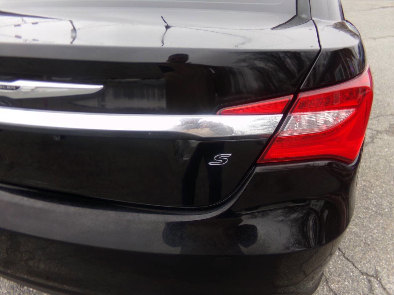 Used 2014 Chrysler 200 Limited w/ Sun/Sound Group FWD image 9