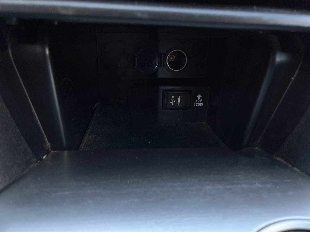 Used 2014 Toyota Camry SE w/ Moonroof Package FWD image 19