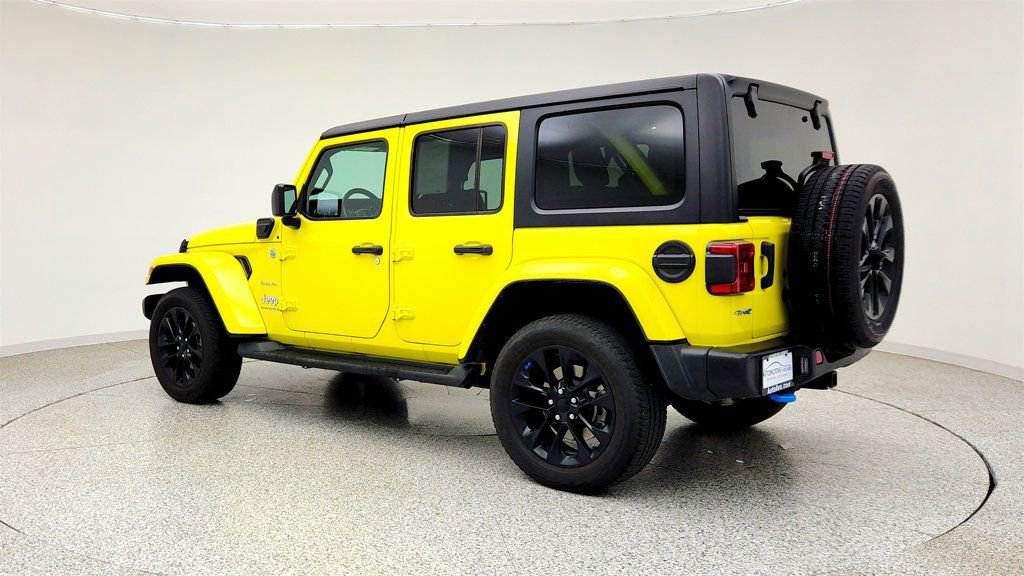 Used 2023 Jeep Wrangler Unlimited Sahara w/ Cold Weather Group AWD/4WD image 7