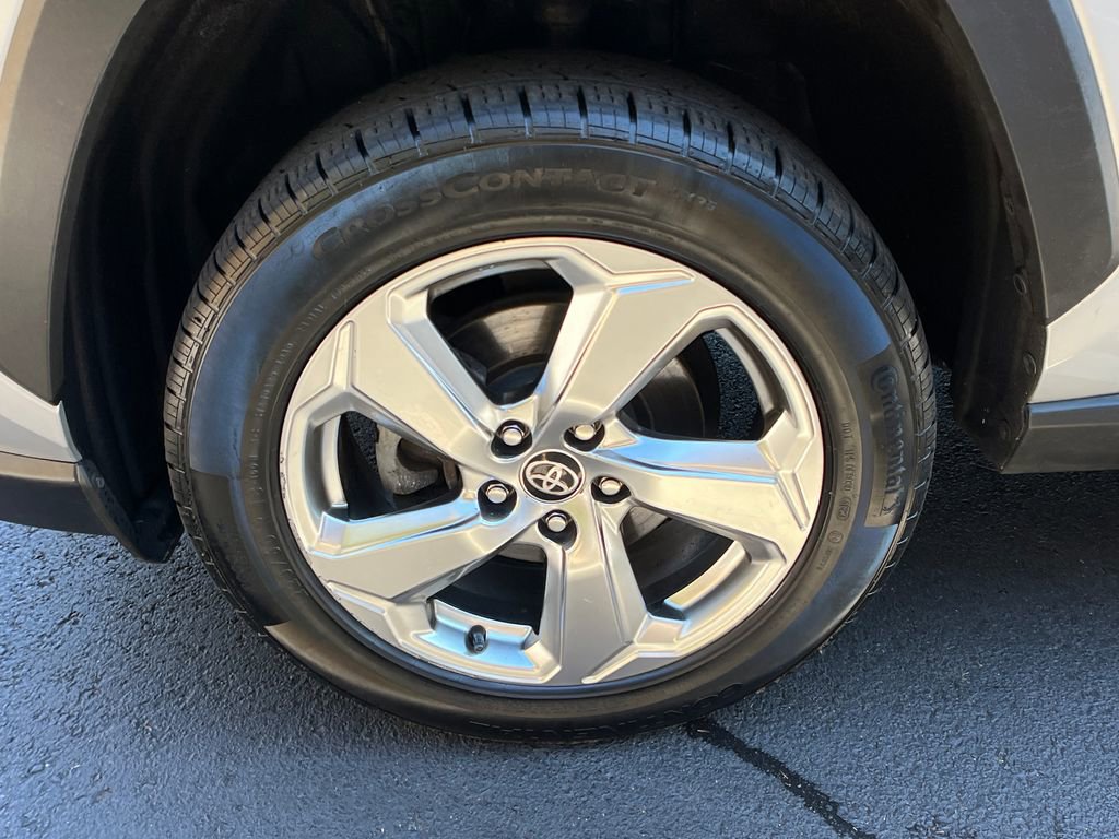 Used 2021 Toyota RAV4 Limited image 25