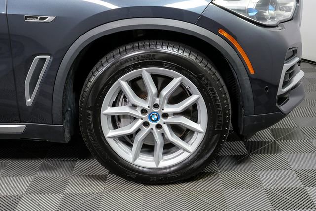 Used 2022 BMW X5 xDrive45e w/ Executive Package AWD/4WD image 6