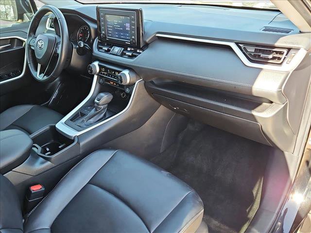 Used 2022 Toyota RAV4 XLE Premium image 23