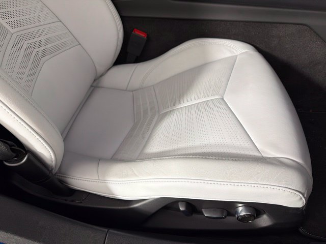 Used 2022 Chevrolet Corvette Stingray Preferred Conv w/ Battery Protection Package RWD image 32