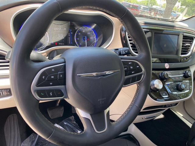 Used 2023 Chrysler Voyager LX FWD image 14