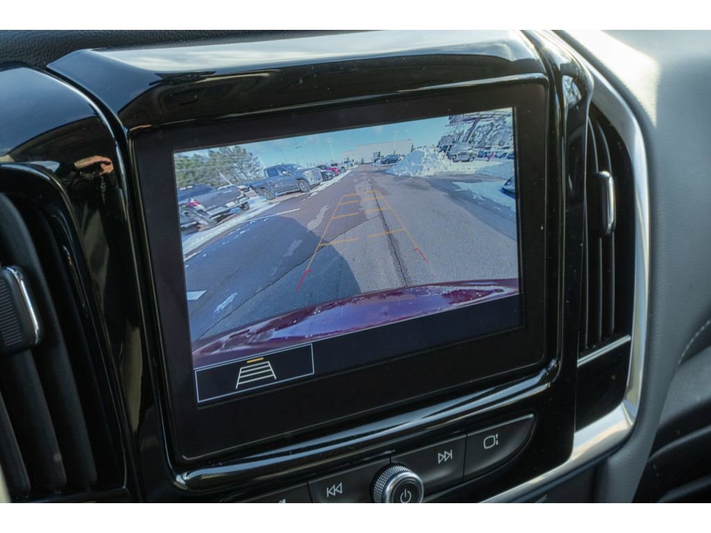 Used 2021 Chevrolet Traverse LT image 23