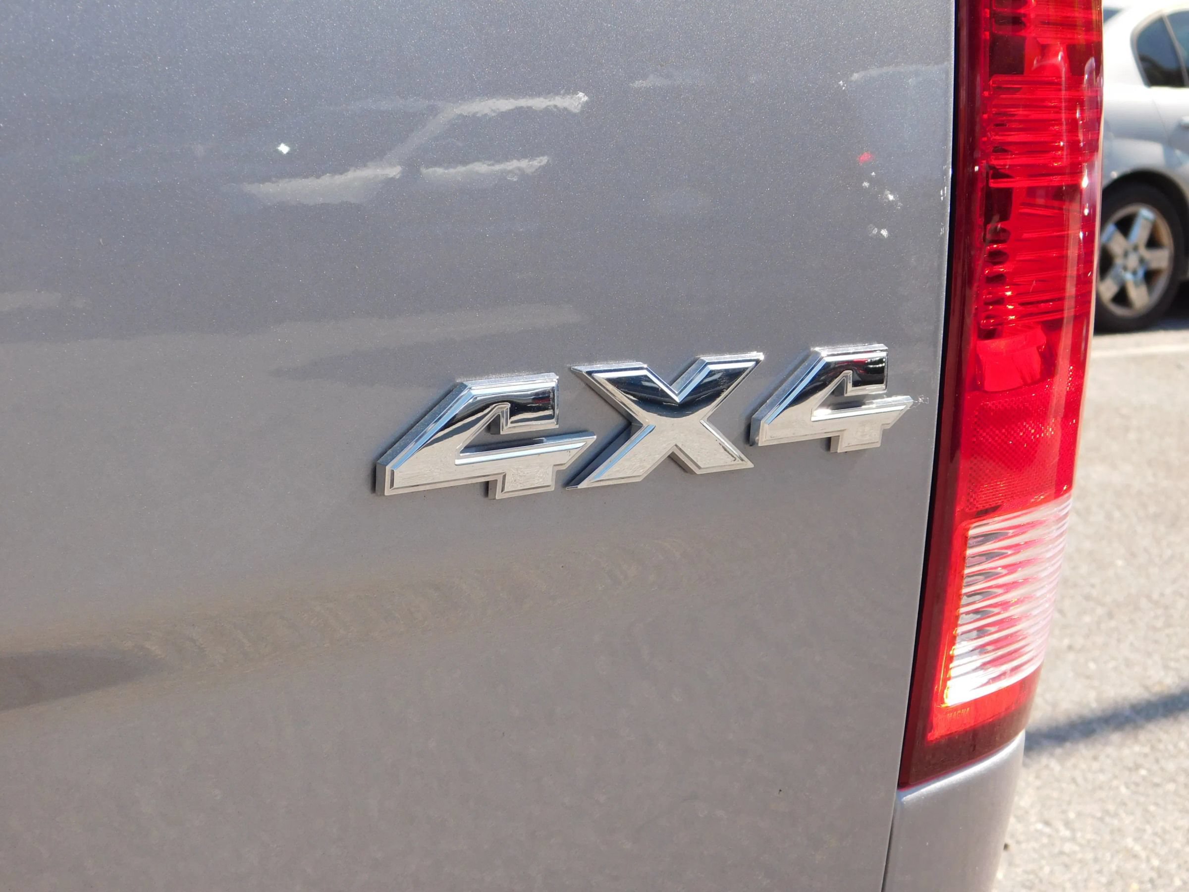 Used 2024 RAM 1500 Classic SLT AWD/4WD image 9