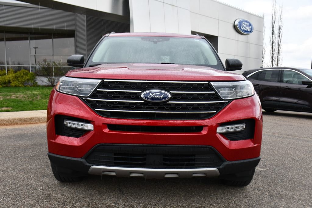 Used 2023 Ford Explorer XLT w/ Equipment Group 202A AWD/4WD image 7