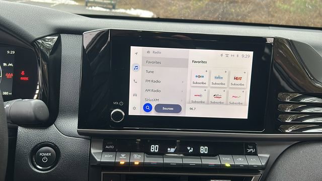 Used 2025 Toyota Camry LE image 3