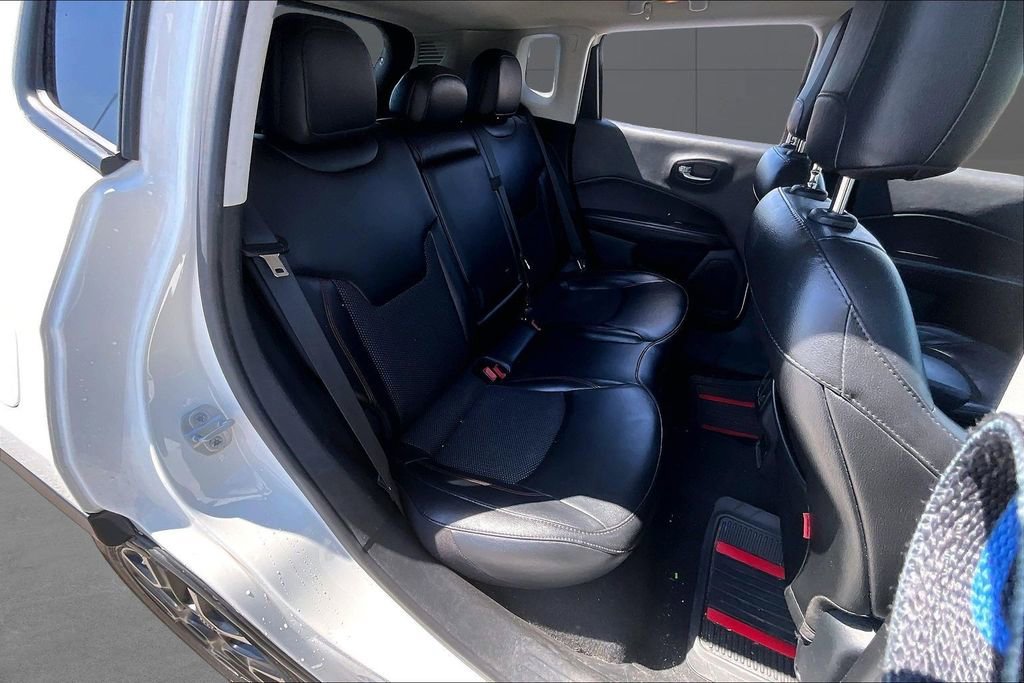 Used 2020 Jeep Compass Trailhawk AWD/4WD image 26