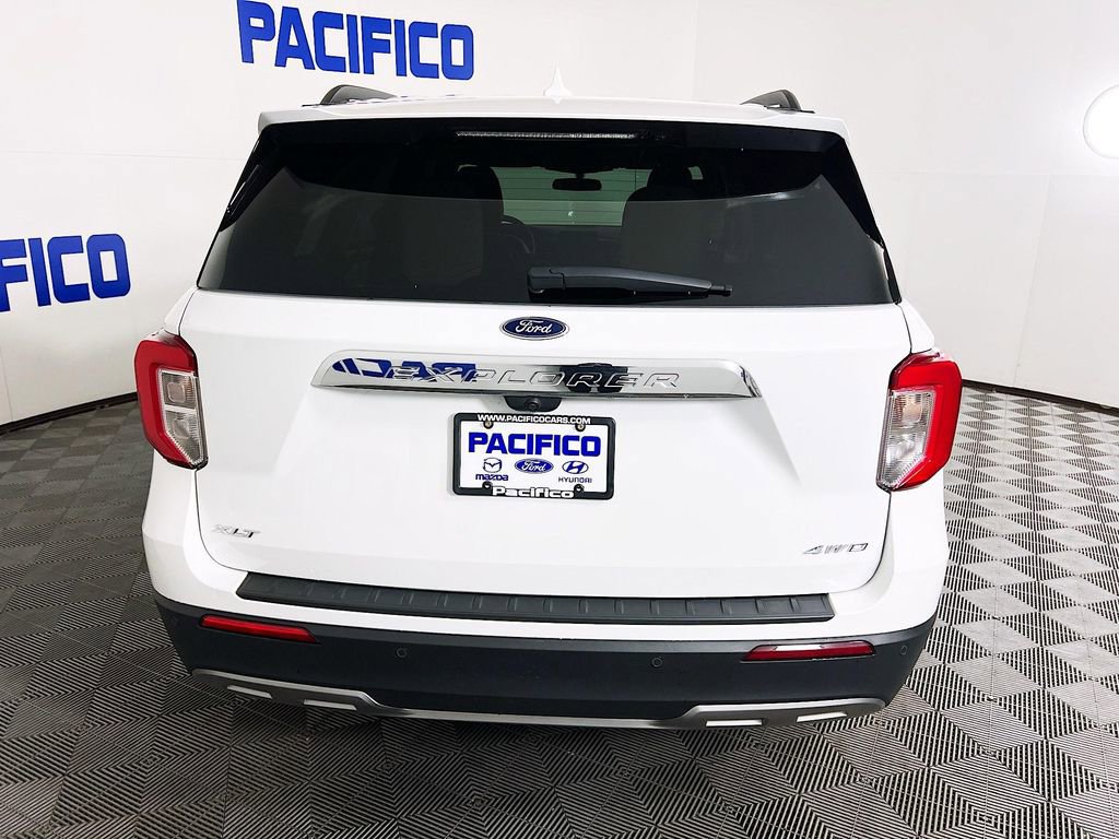 Certified 2023 Ford Explorer XLT w/ Equipment Group 202A AWD/4WD image 7
