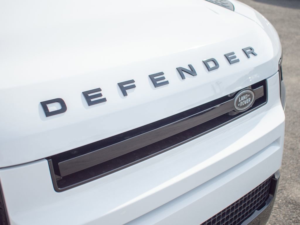 New 2026 Land Rover Defender 110 X-Dynamic SE image 15
