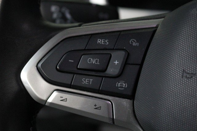 Used 2022 Volkswagen Atlas Cross Sport SE image 11