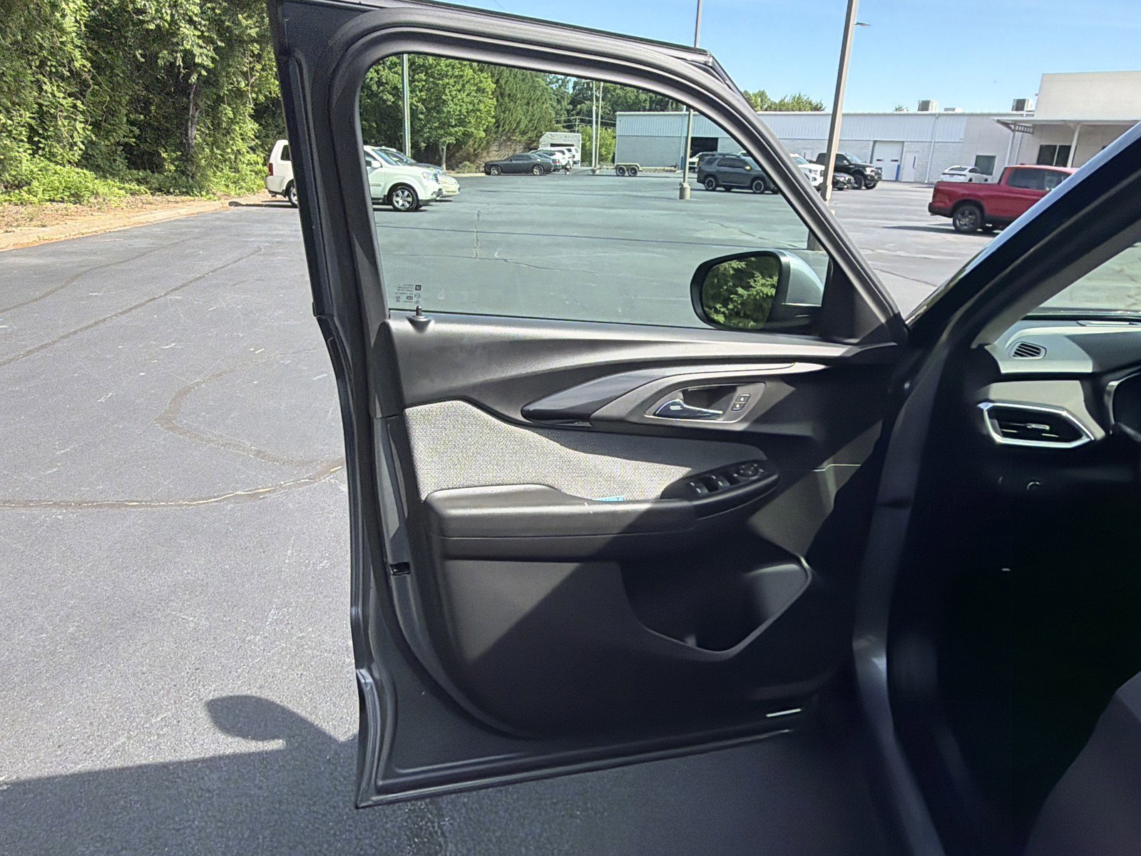 Used 2022 Chevrolet TrailBlazer LT w/ Convenience Package AWD/4WD image 18