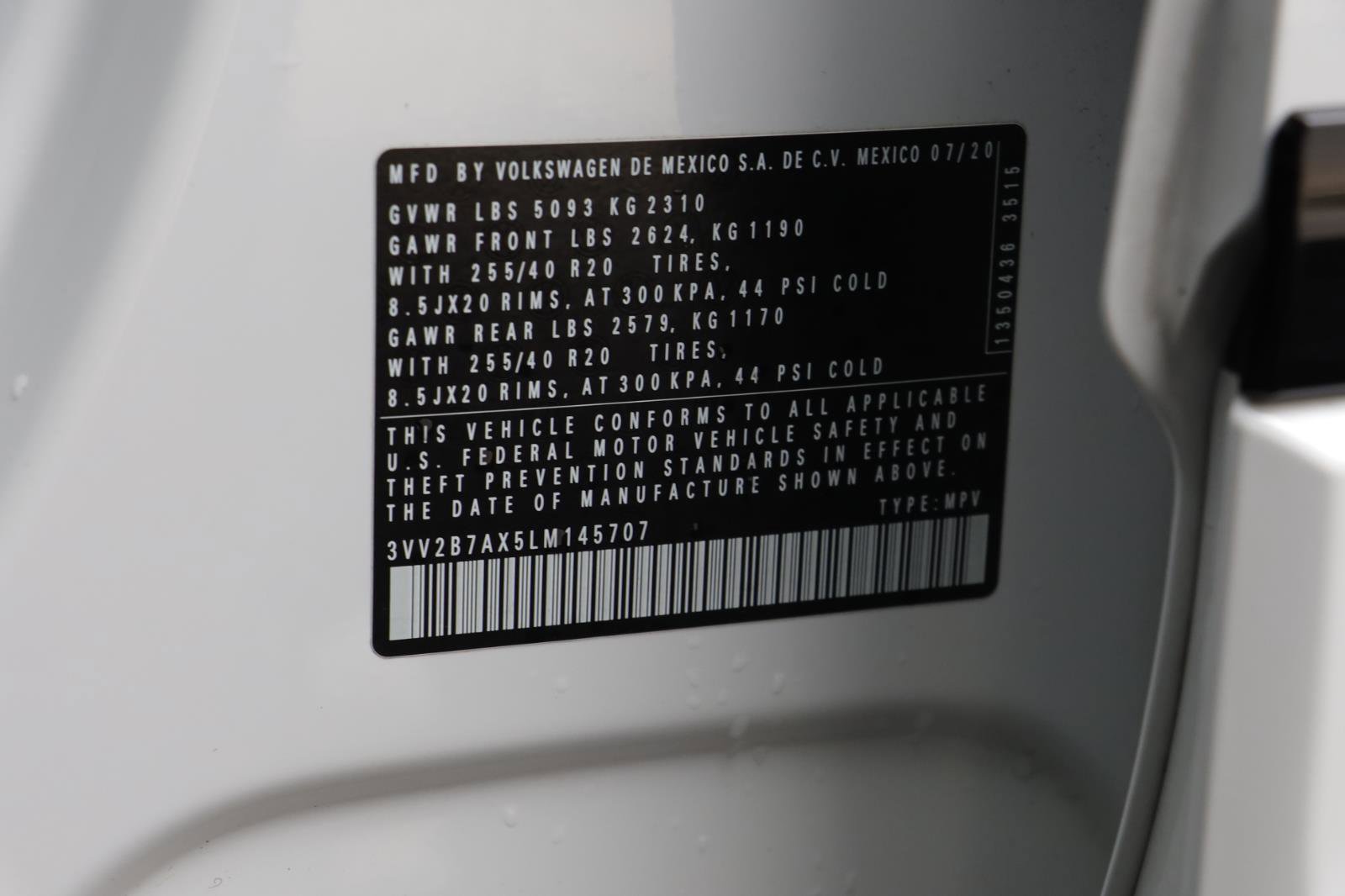 Used 2020 Volkswagen Tiguan SE R-Line image 24