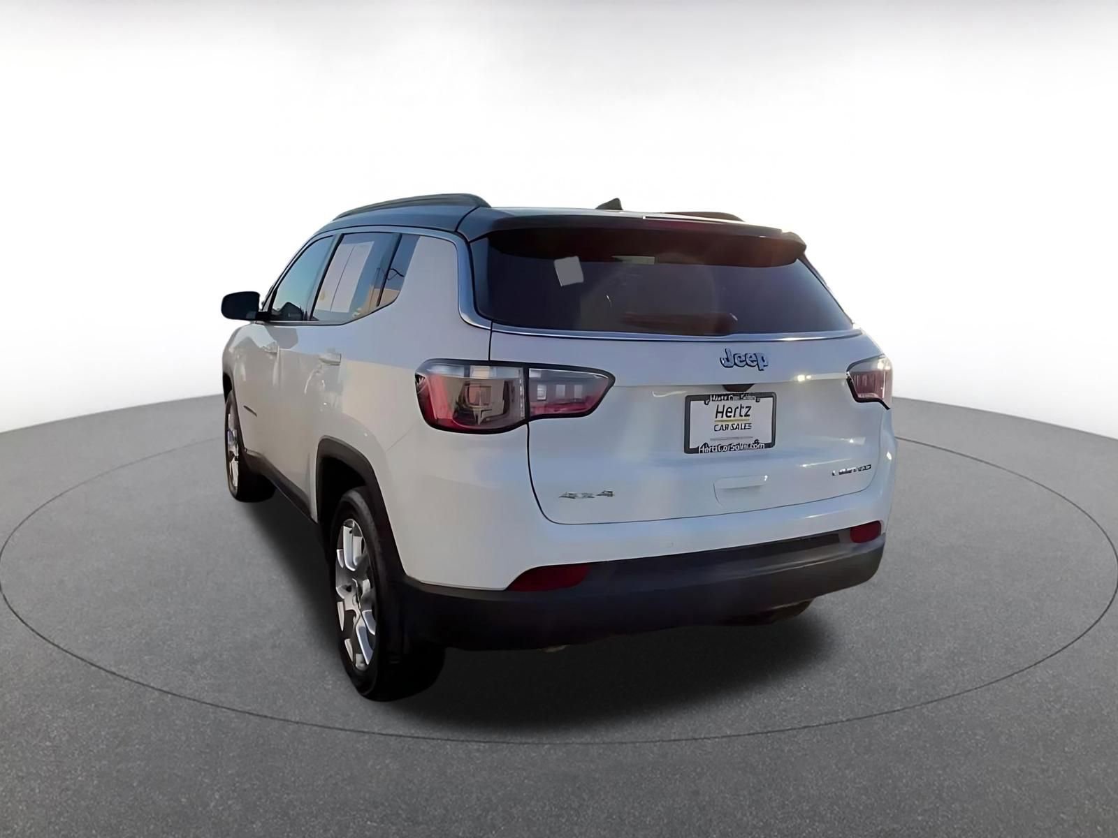 Used 2025 Jeep Compass Limited image 11