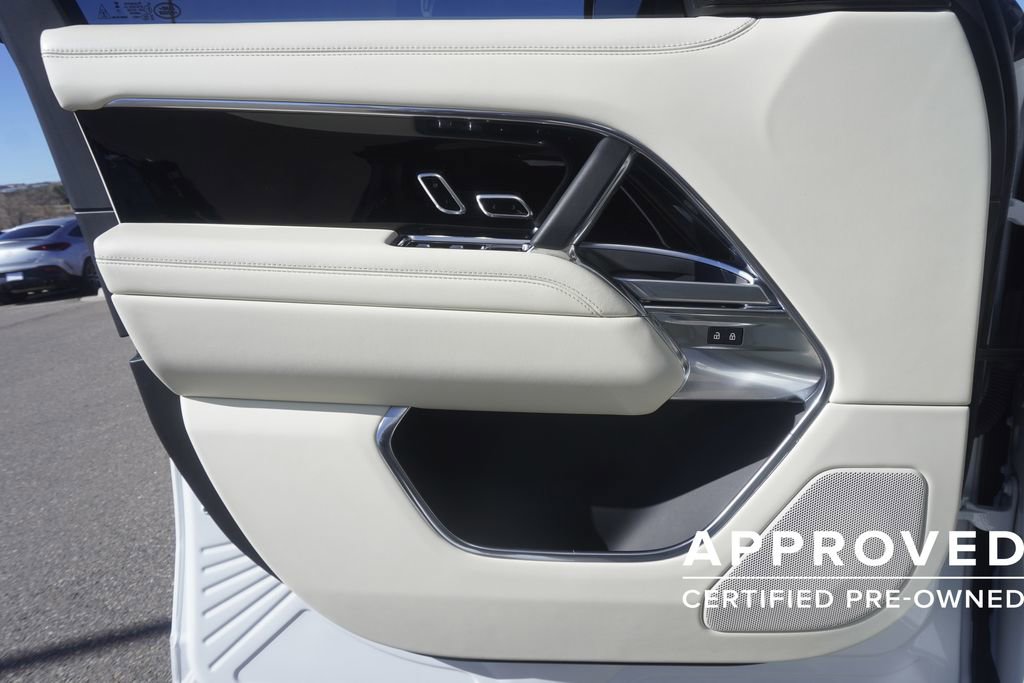 Used 2023 Land Rover Range Rover SE image 17