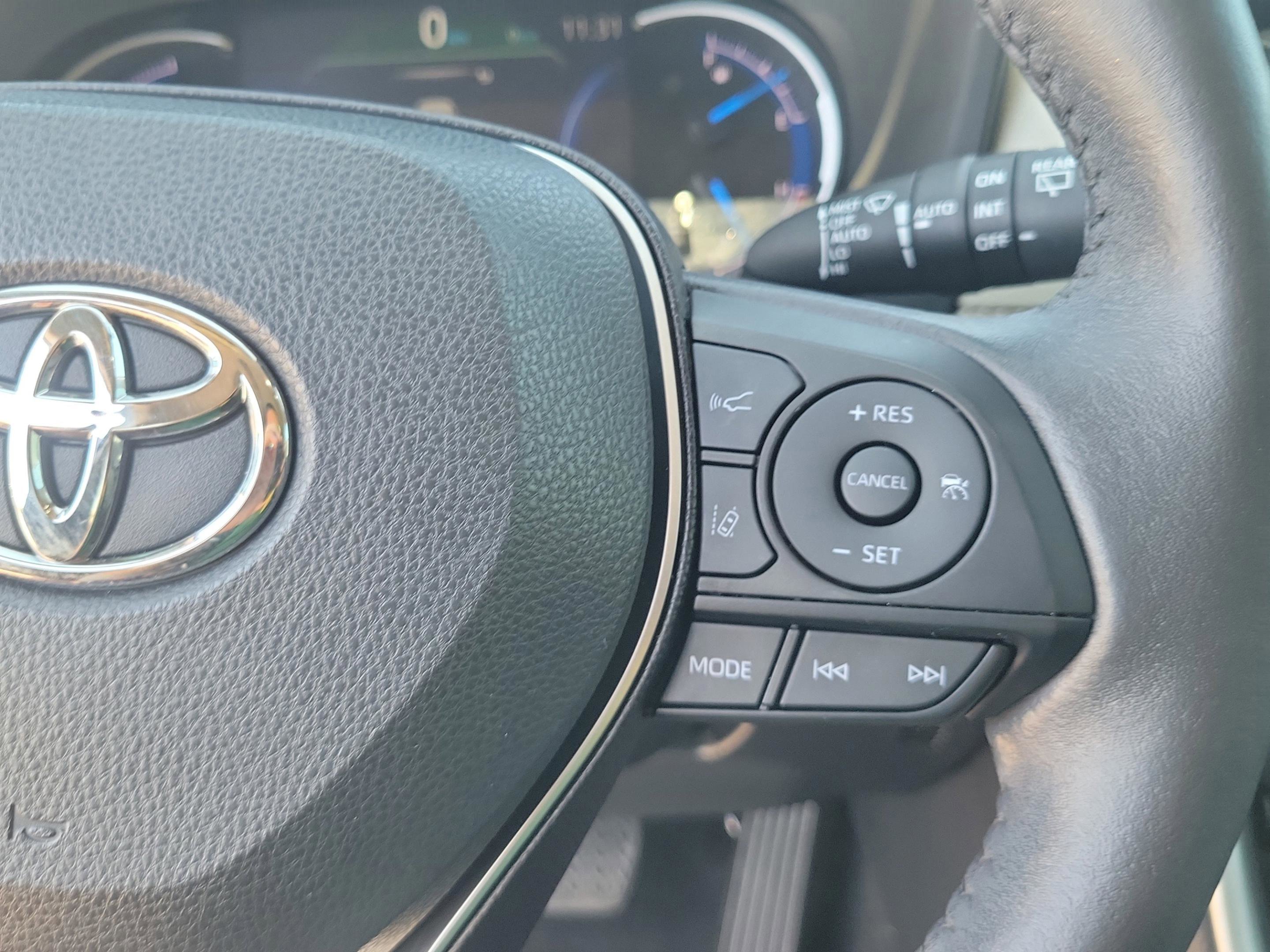 Used 2020 Toyota RAV4 Limited w/ Limited Grade Weather Package AWD/4WD image 25