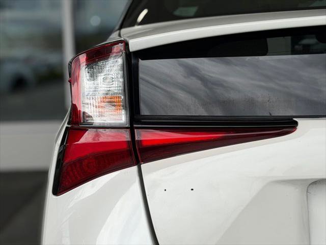 Certified 2019 Toyota Prius L Eco FWD image 11