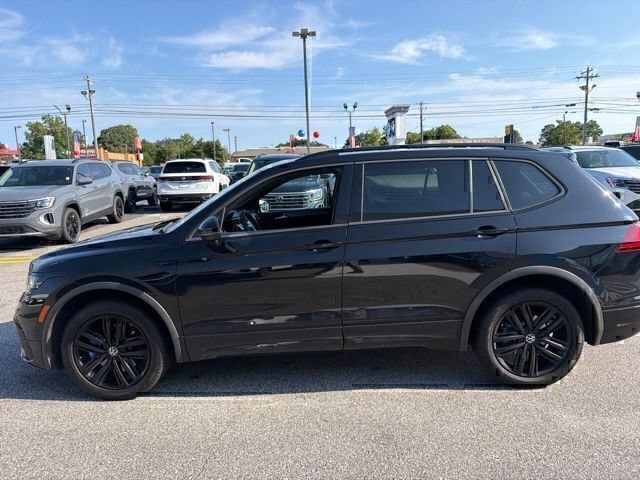 Used 2022 Volkswagen Tiguan SE R-Line FWD image 8