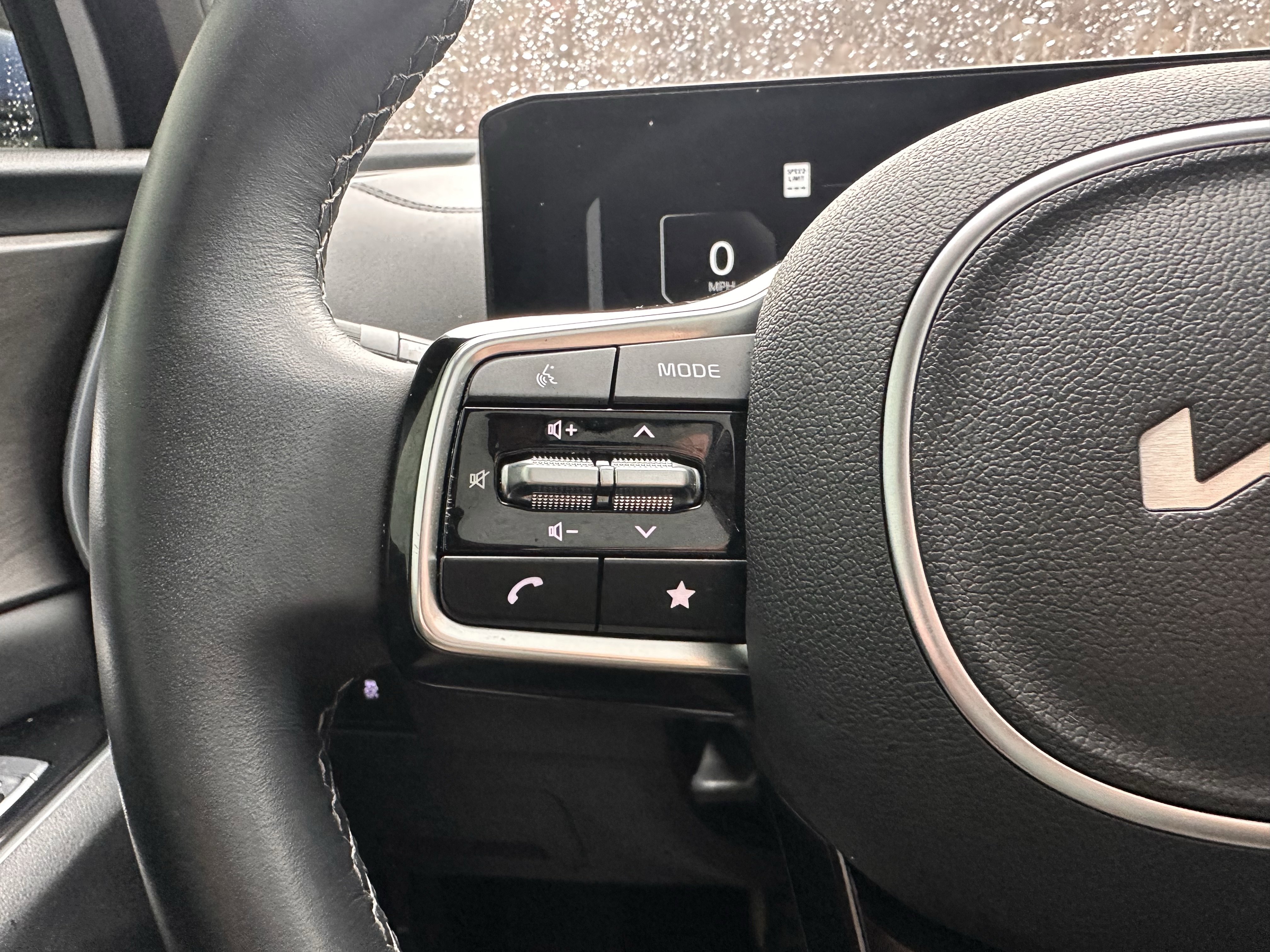 Used 2024 Kia Sorento SX image 11