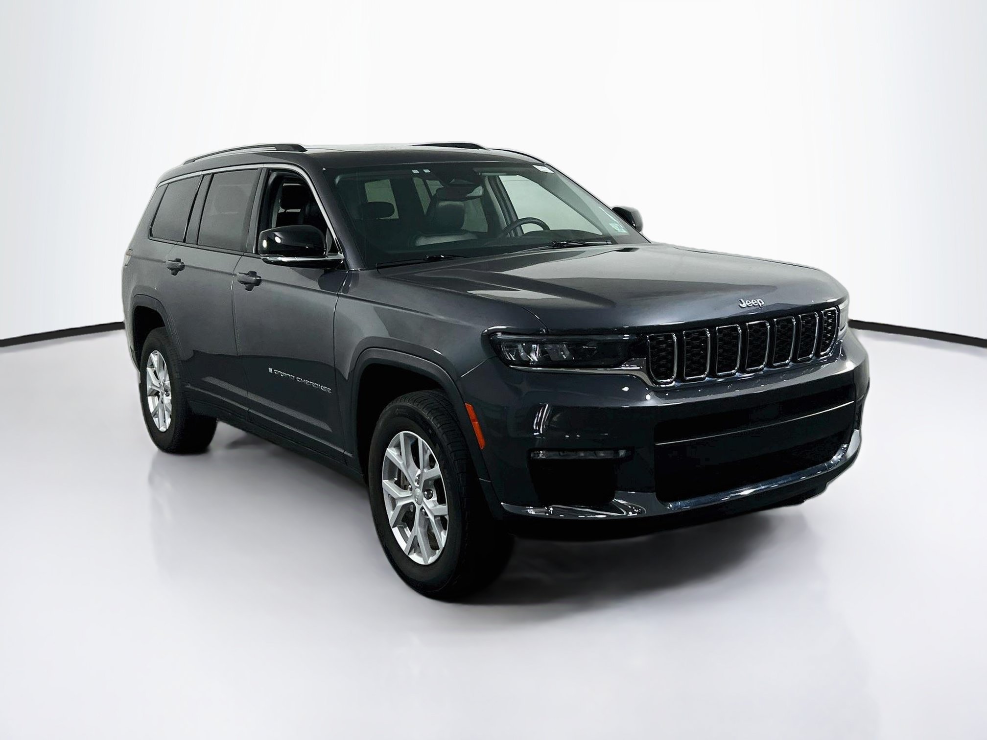 Used 2024 Jeep Grand Cherokee L Limited AWD/4WD image 3