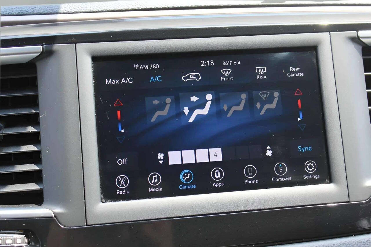 Used 2021 Chrysler Voyager Lxi image 19