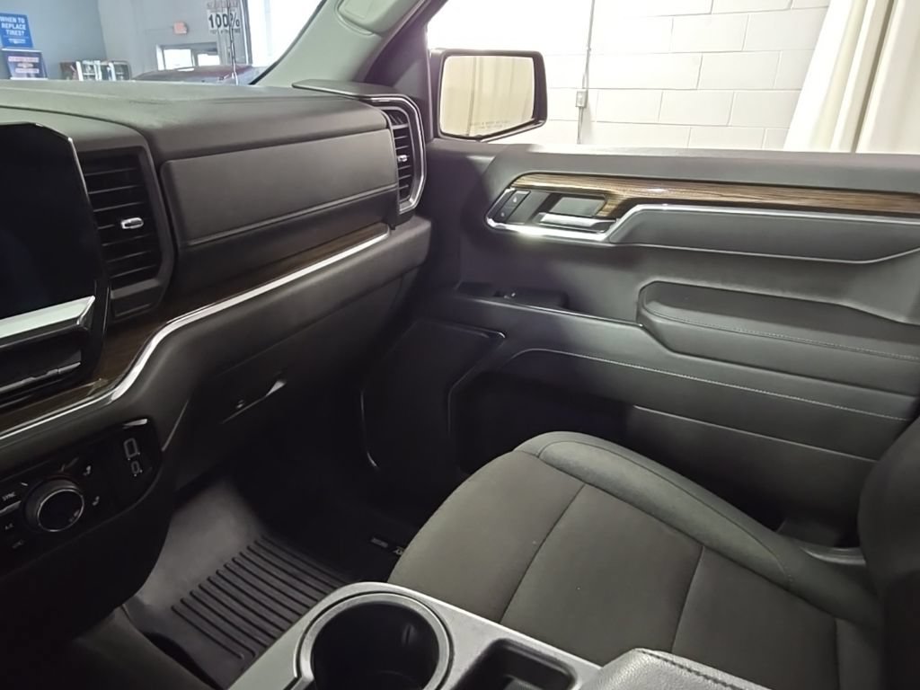 Used 2024 Chevrolet Silverado 1500 LT AWD/4WD image 26