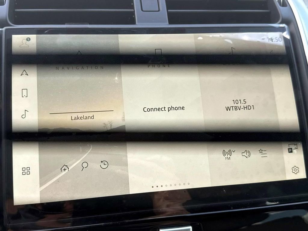 New 2025 Land Rover Discovery Dynamic SE image 20