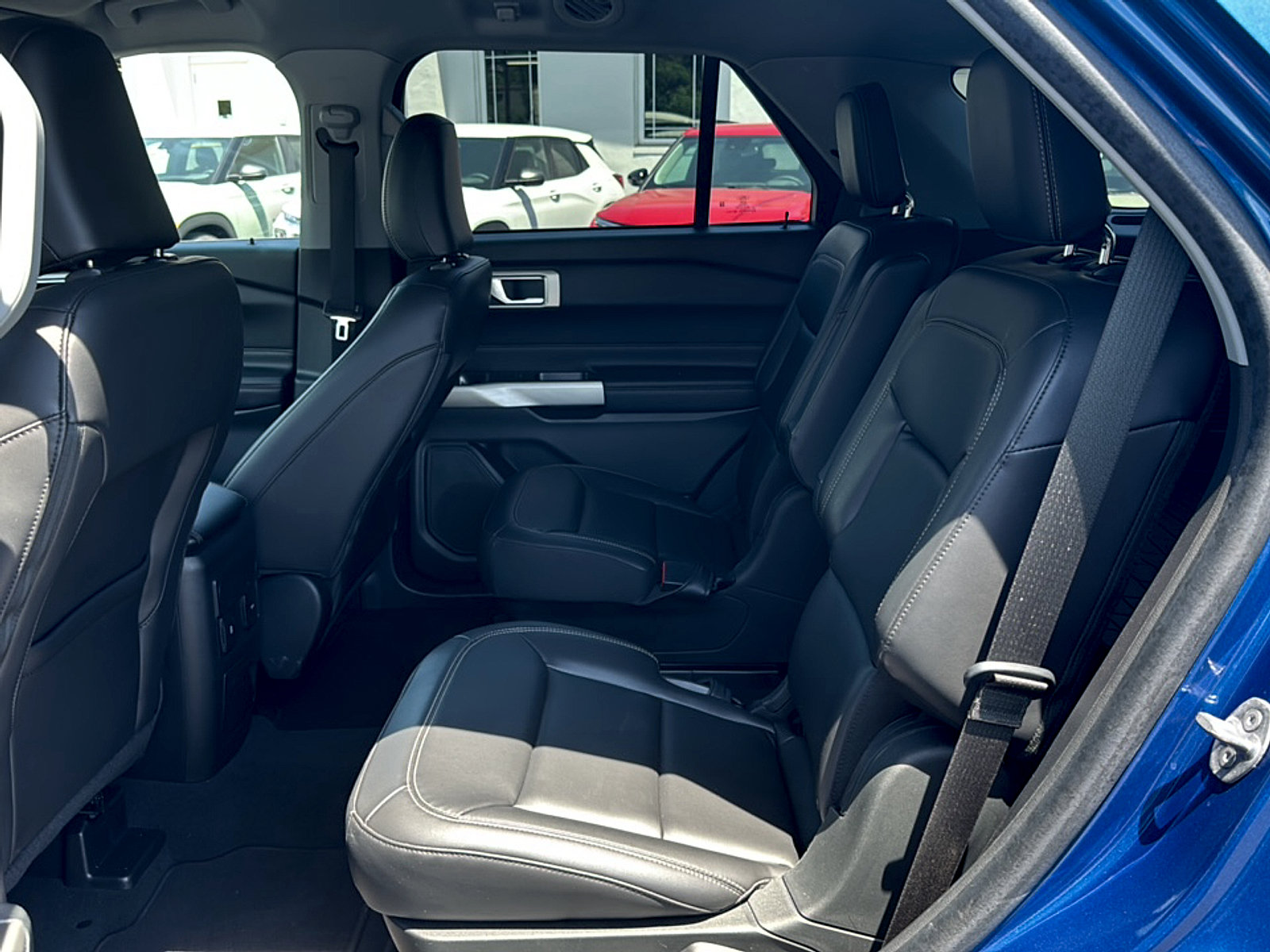 Used 2022 Ford Explorer XLT w/ Equipment Group 202A RWD image 21