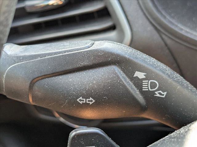 Used 2018 Ford Edge SE image 16