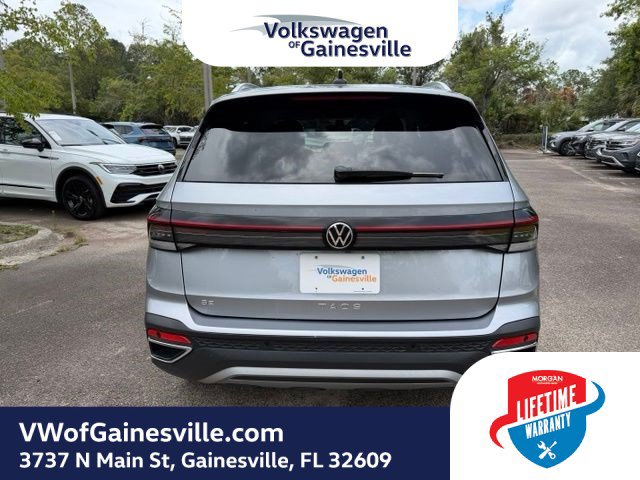 Used 2025 Volkswagen Taos SE FWD image 5