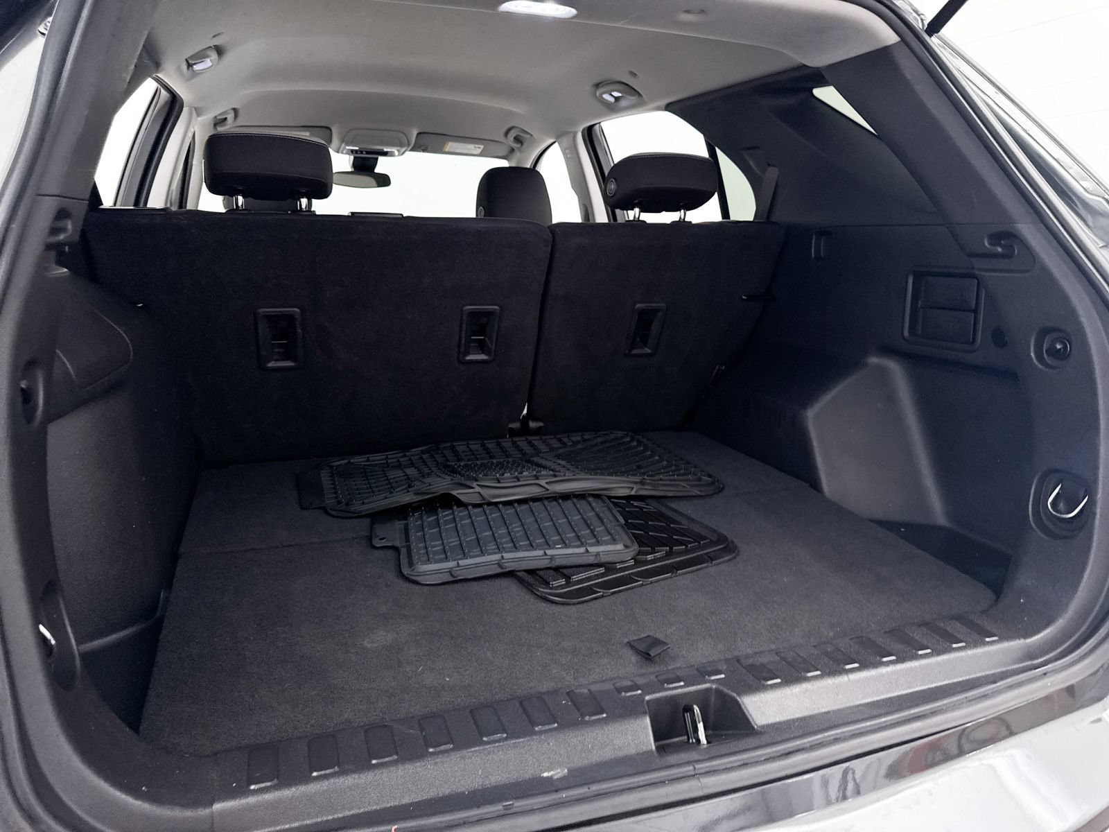 Used 2020 Chevrolet Equinox LT FWD image 27