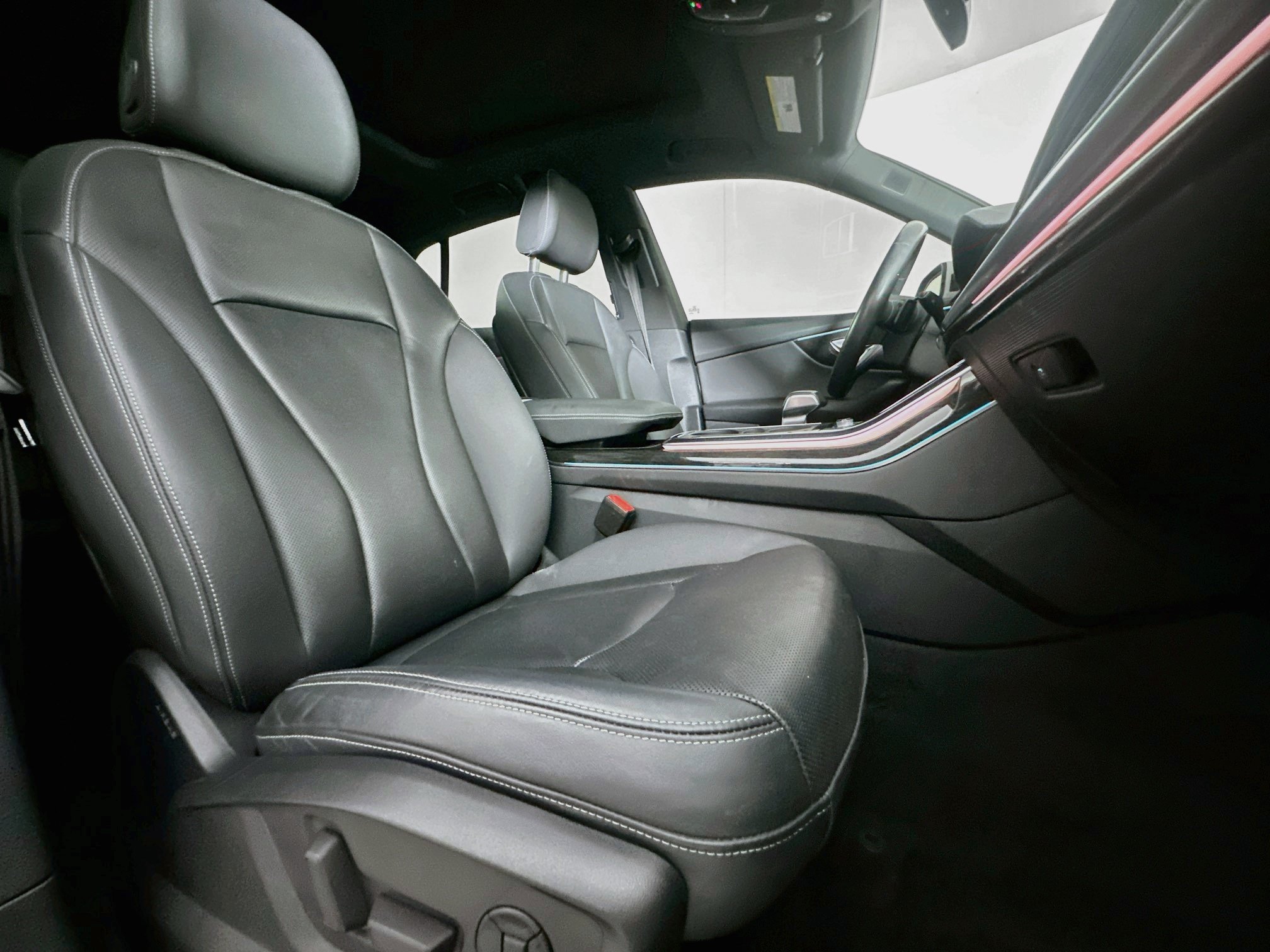 Used 2019 Audi Q8 Premium Plus AWD/4WD image 33