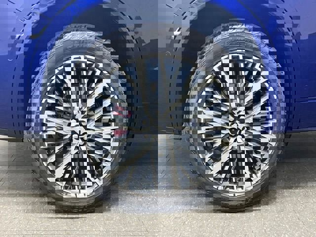 Used 2024 Cadillac XT6 Sport w/ Technology Package image 12