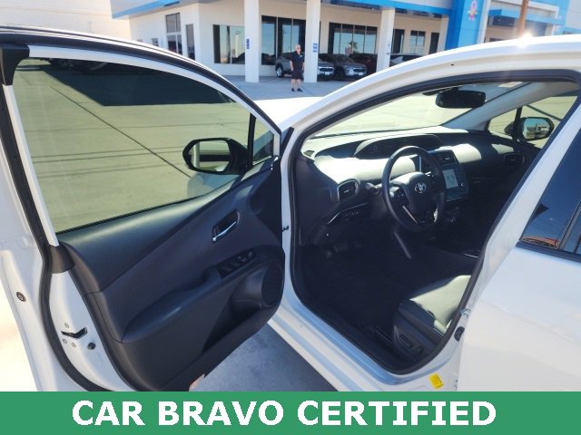 Used 2022 Toyota Prius XLE image 17