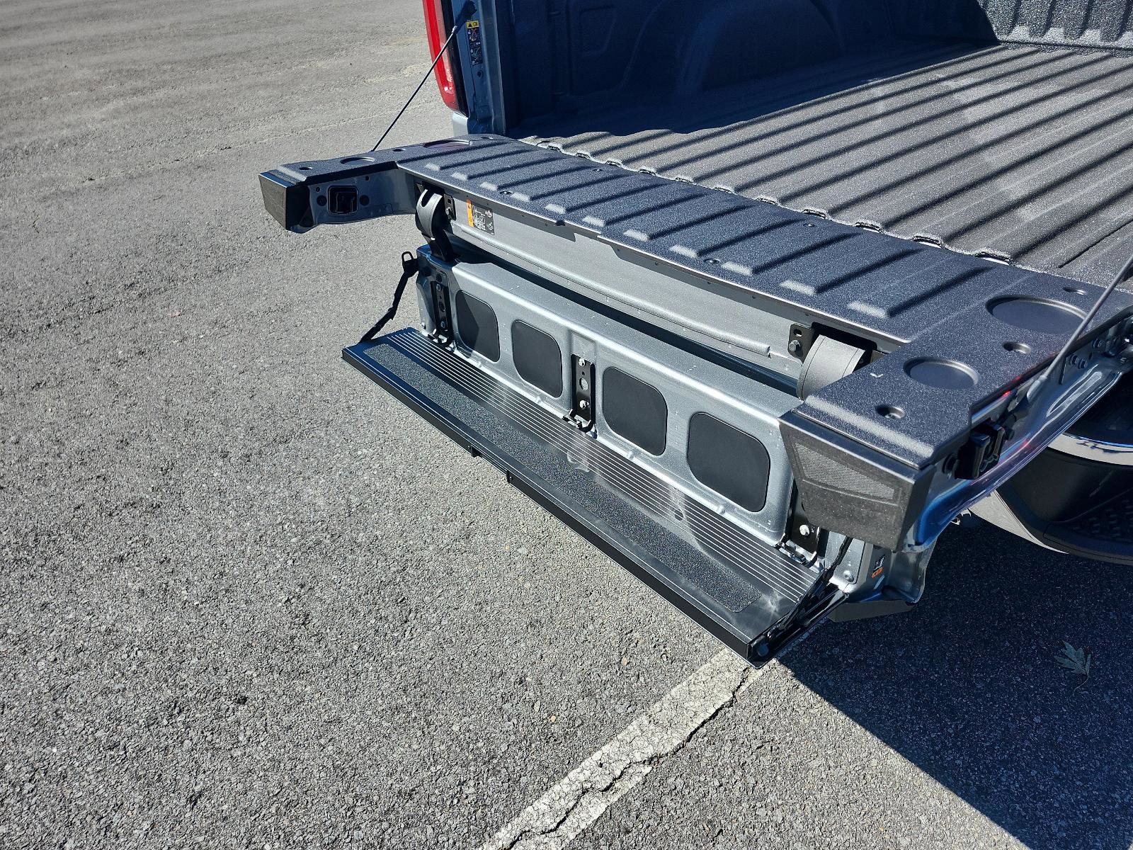 New 2026 GMC Sierra 1500 SLT w/ SLT Premium Plus Package image 10