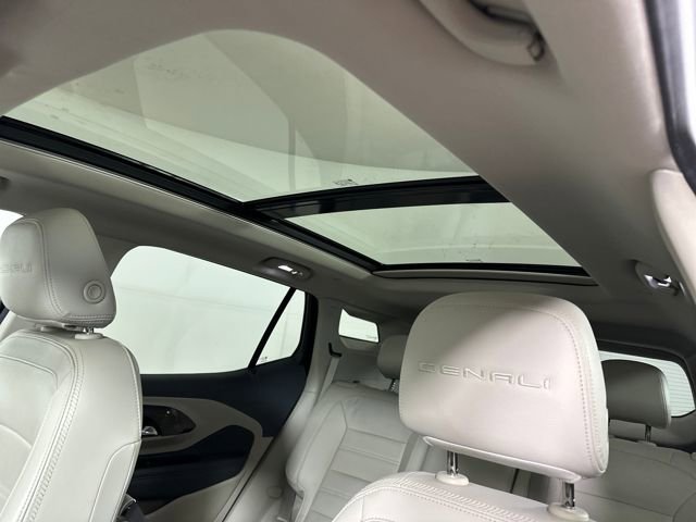 Used 2023 GMC Terrain Denali w/ Denali Premium Package image 12