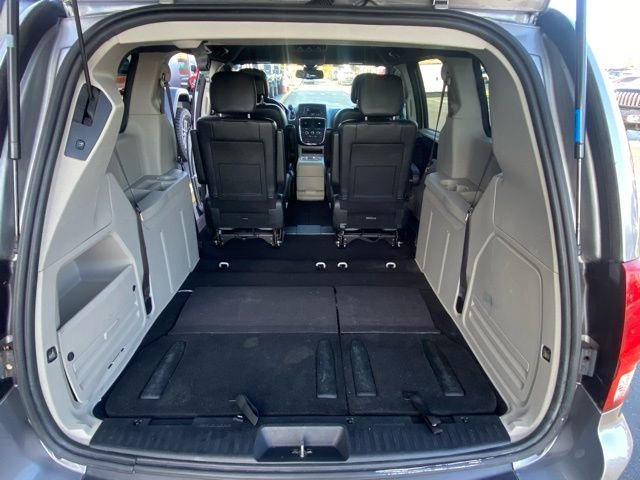 Used 2019 Dodge Grand Caravan SXT image 25