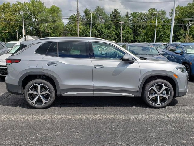 New 2025 Volkswagen Tiguan SE image 2