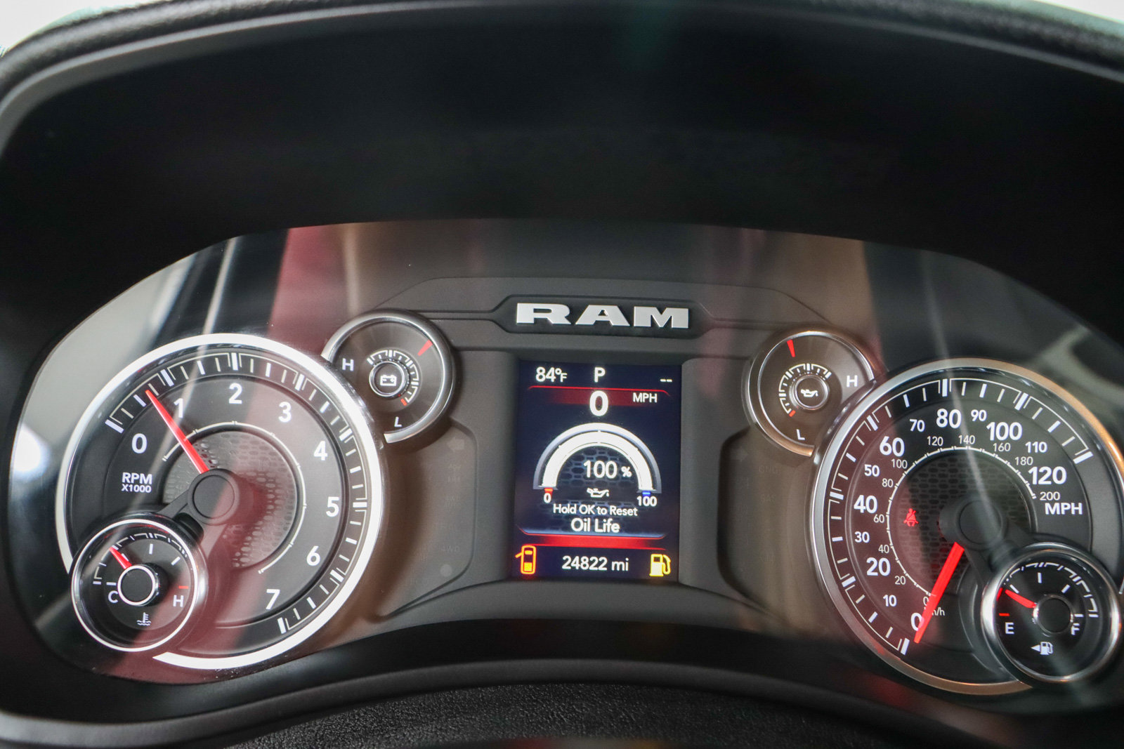 Used 2024 RAM 2500 Big Horn w/ Sport Appearance Package image 16
