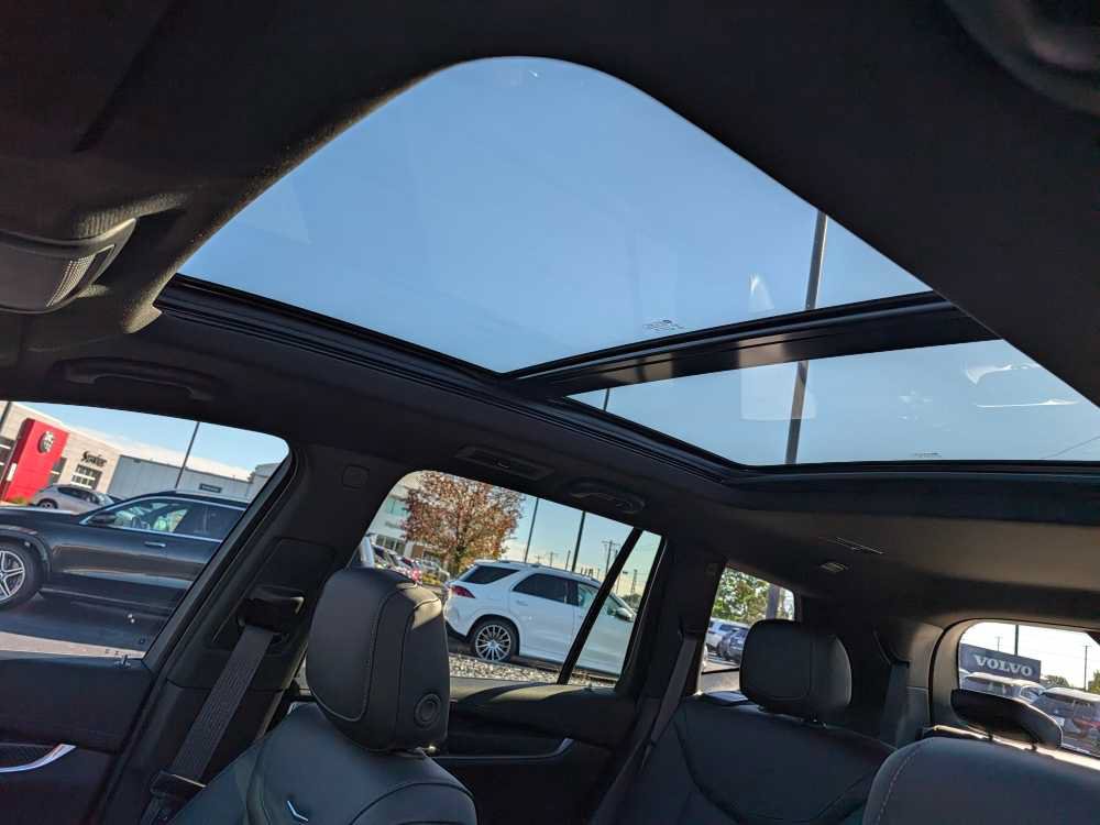 Used 2024 Cadillac XT6 Sport w/ Technology Package AWD/4WD image 16