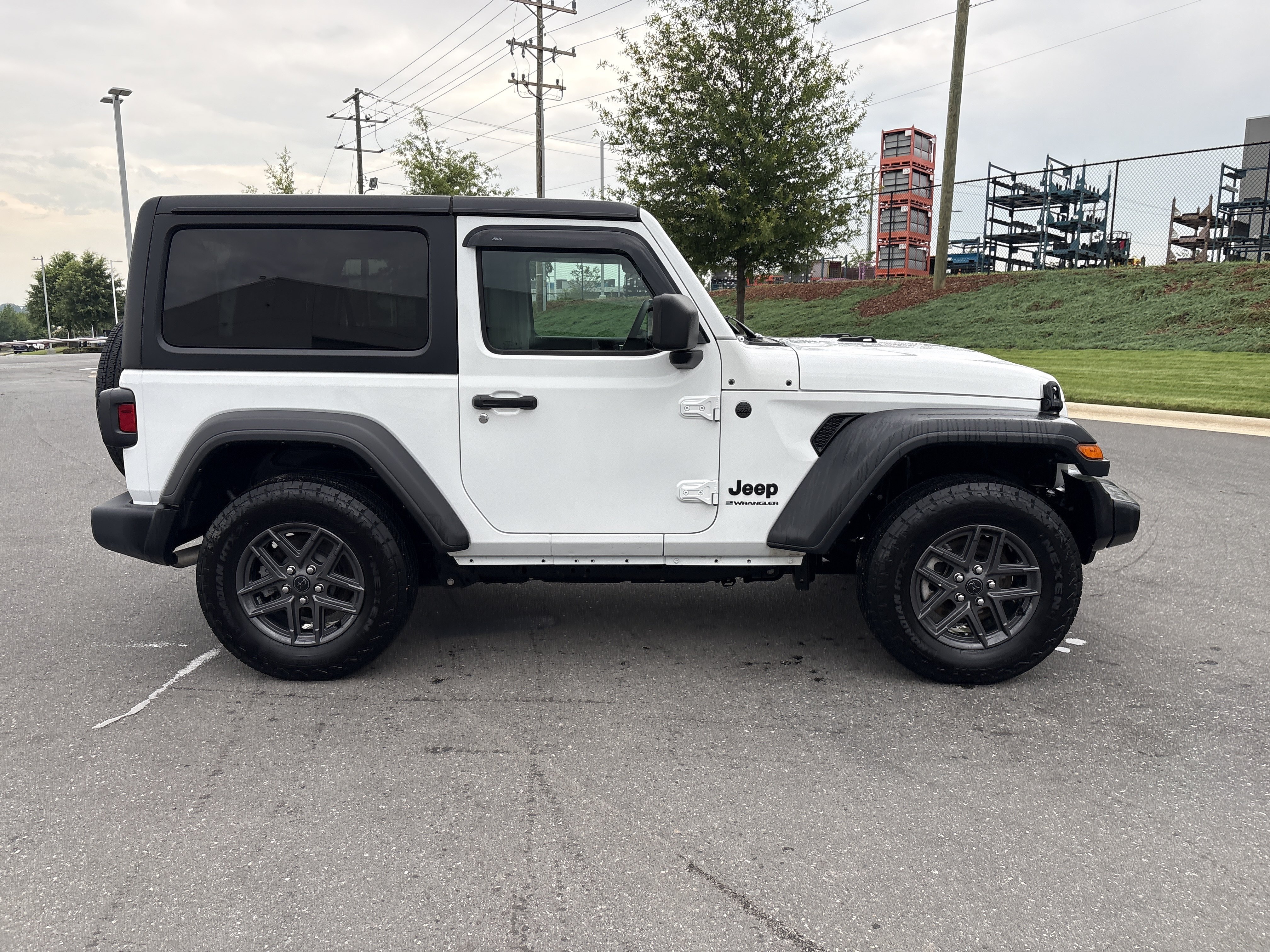 Used 2024 Jeep Wrangler Sport AWD/4WD image 10