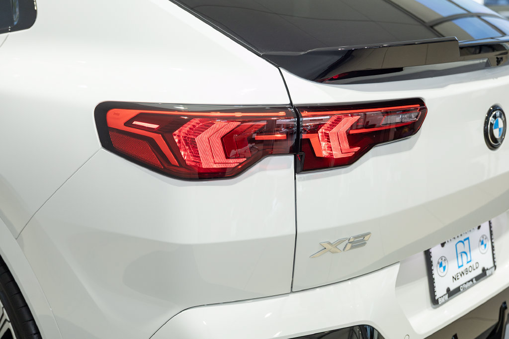 New 2027 BMW X2 xDrive28i AWD/4WD image 3