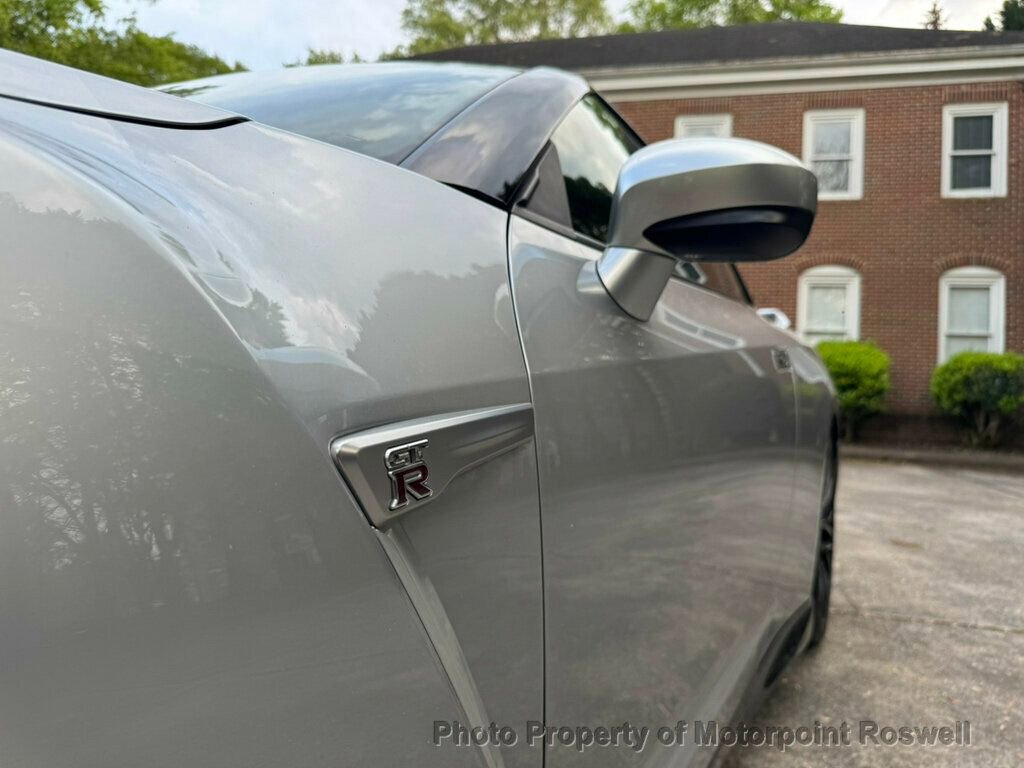 Used 2024 Nissan GT-R Premium w/ Premium Interior Package image 15