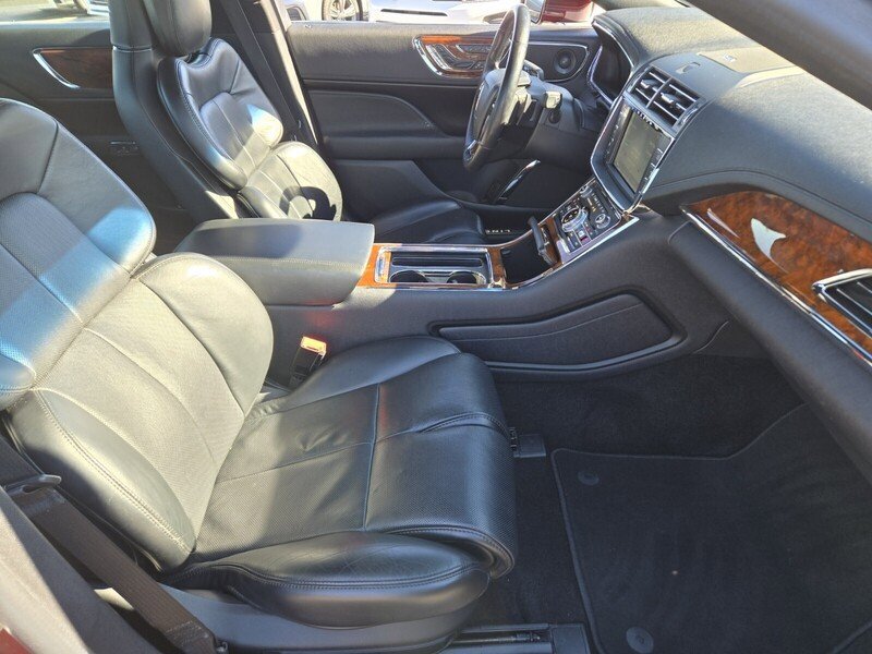 Used 2020 Lincoln Continental Reserve FWD image 16