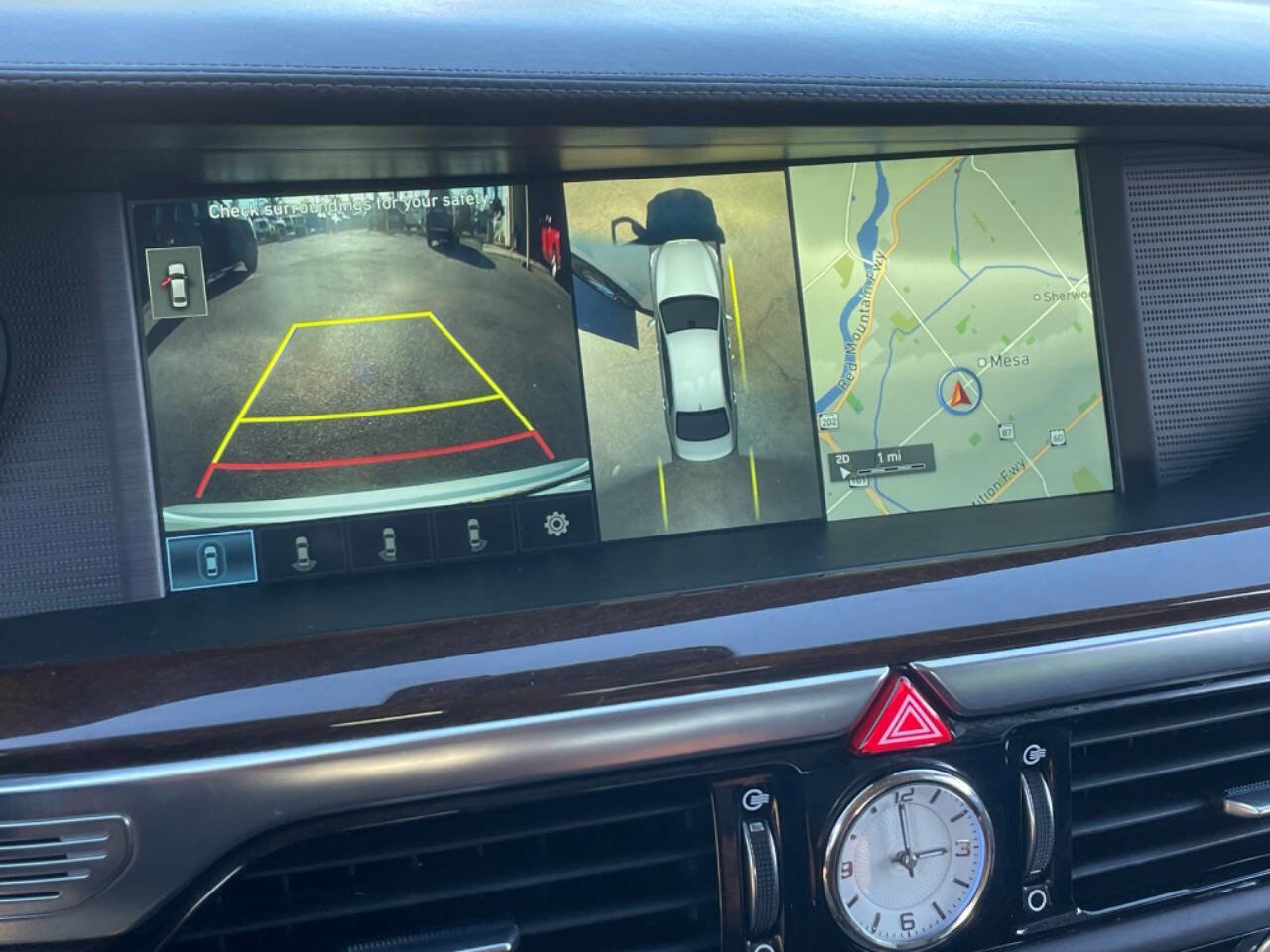 Used 2017 Genesis G90 3.3T Premium image 30