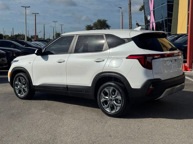 Certified 2025 Kia Seltos LX AWD/4WD image 3
