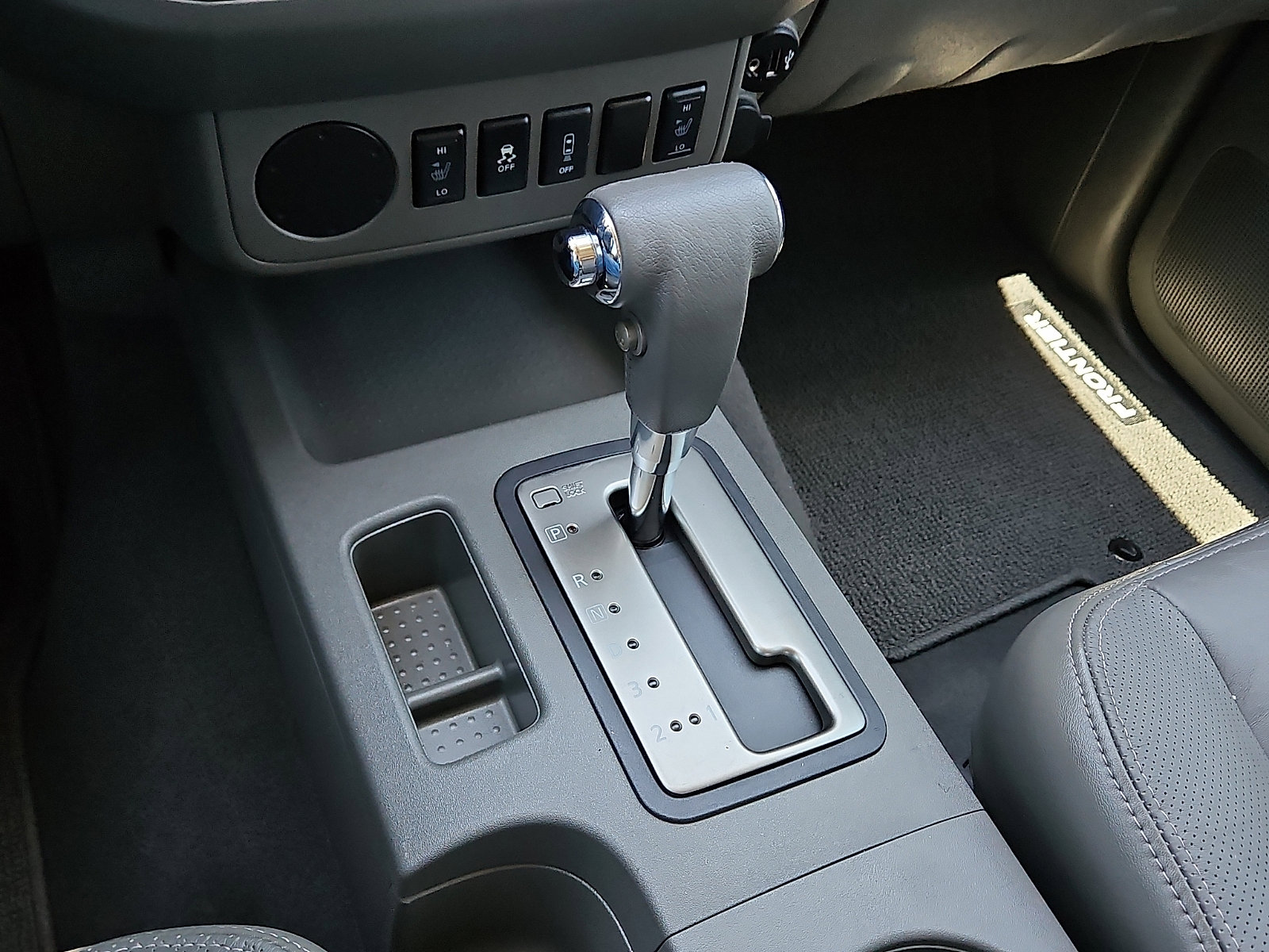 Used 2019 Nissan Frontier SL RWD image 14
